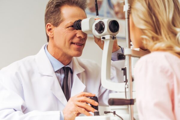 How To Find a LASIK Surgeon